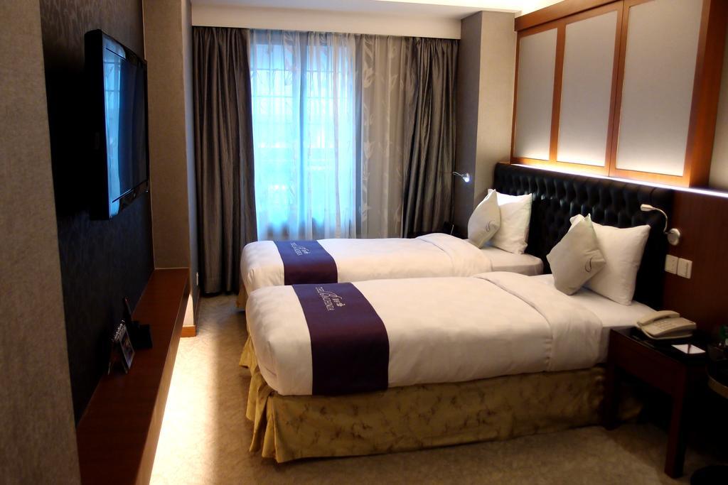 The Bauhinia Hotel - Central Хонконг Стая снимка