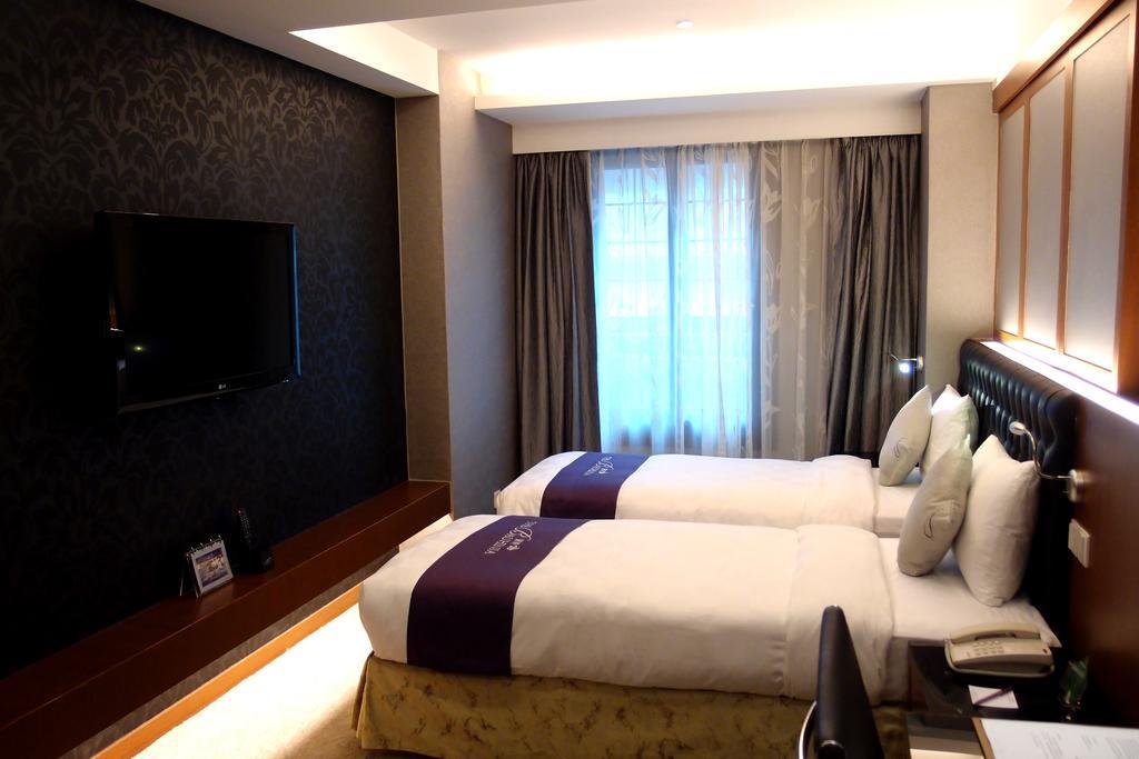 The Bauhinia Hotel - Central Хонконг Стая снимка
