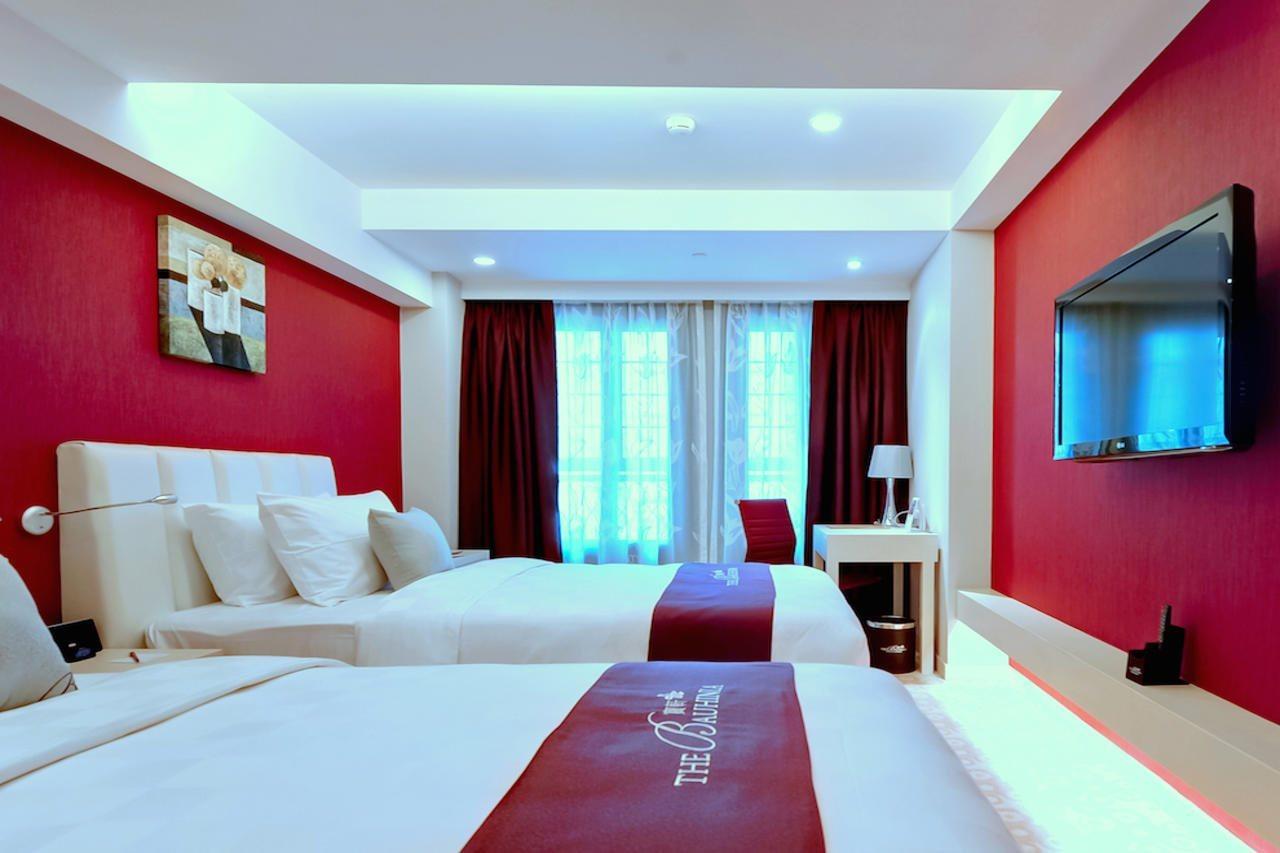 The Bauhinia Hotel - Central Хонконг Екстериор снимка