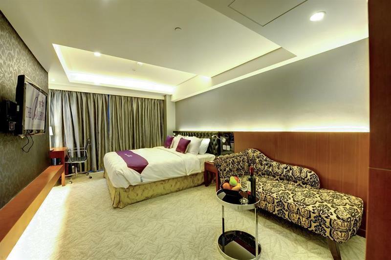 The Bauhinia Hotel - Central Хонконг Екстериор снимка